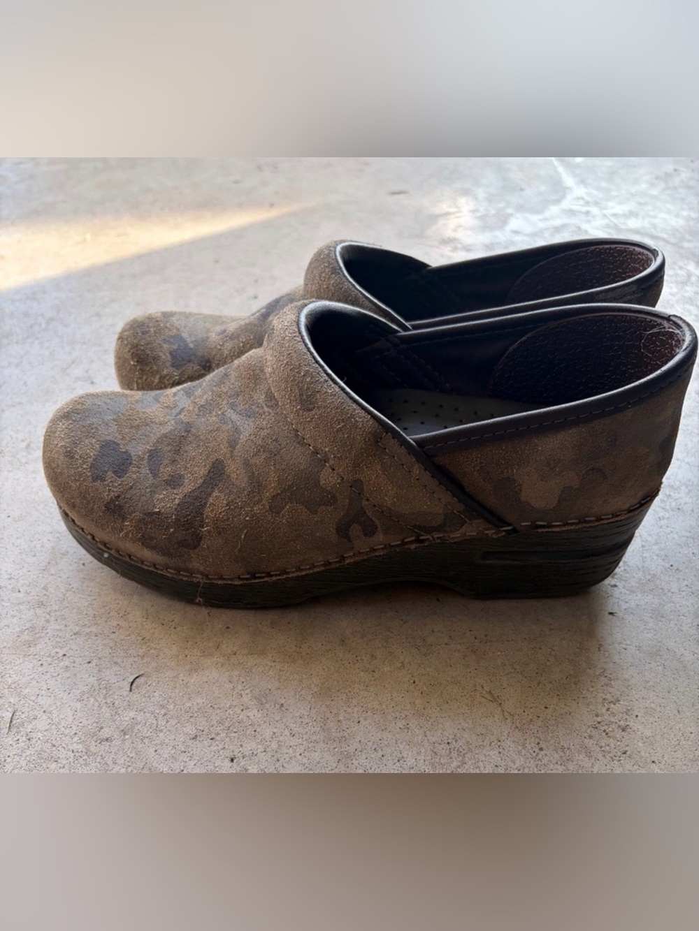 Sale!!! Dansko Leather Camo Clogs